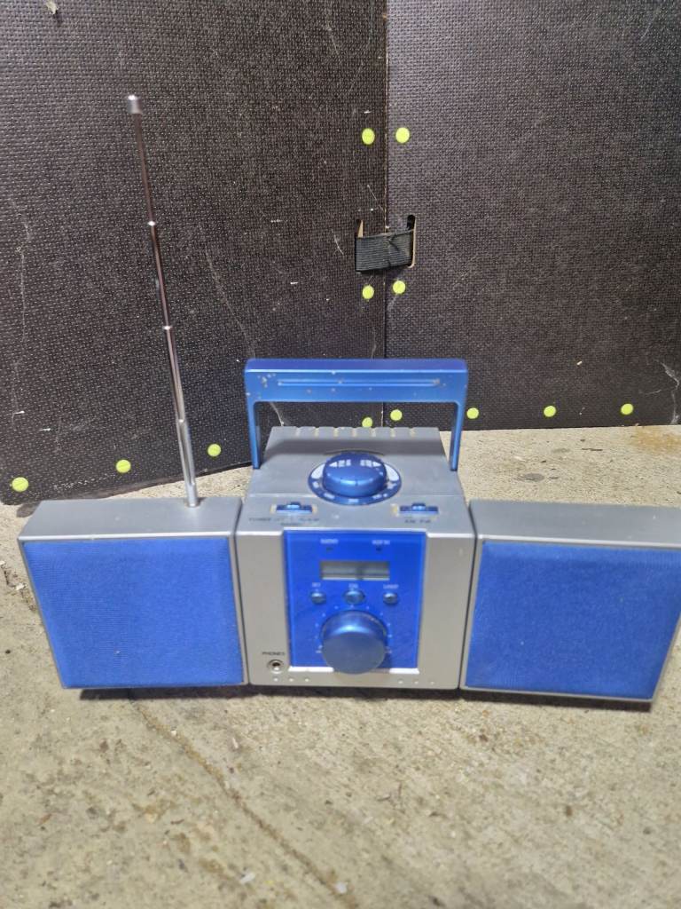 small FM AM clock radio