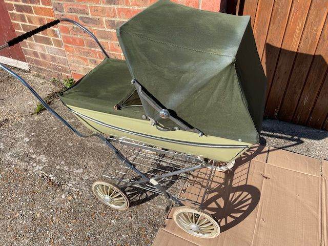 Dolls Pram