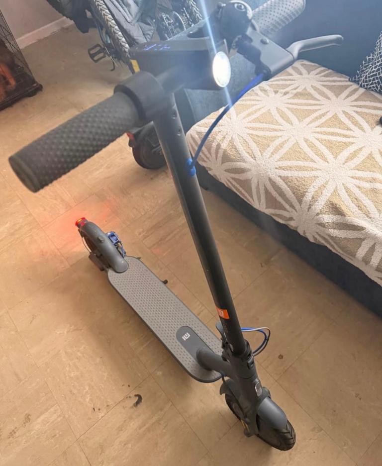 Electric scooter 