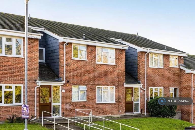 2 bedroom flat in Welland Road, Tonbridge, TN10 (2 bed) (#2914947)