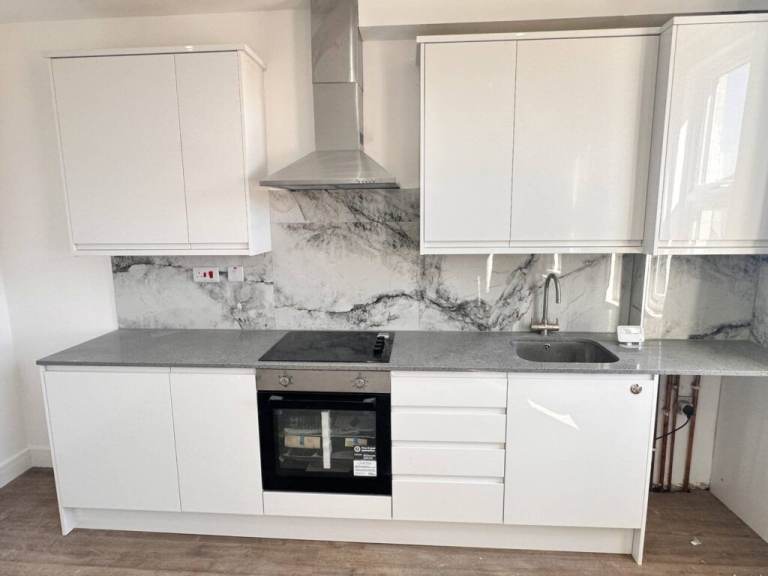 2 BEDROOM FLAT DUDDEN HILL LANE DOLLIS HILL NW10