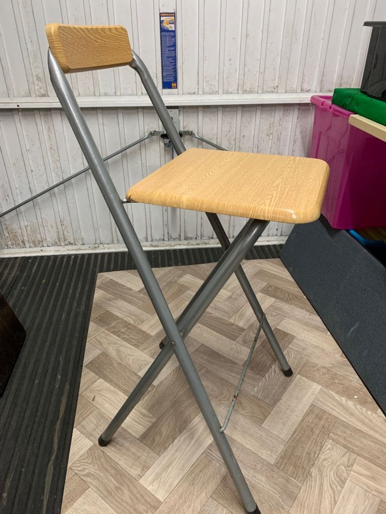 Bar tool  folds away 