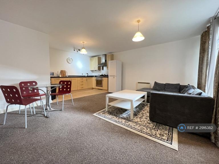 2 bedroom flat in Beauchamp House, Coventry, CV1 (2 bed) (#2916382)