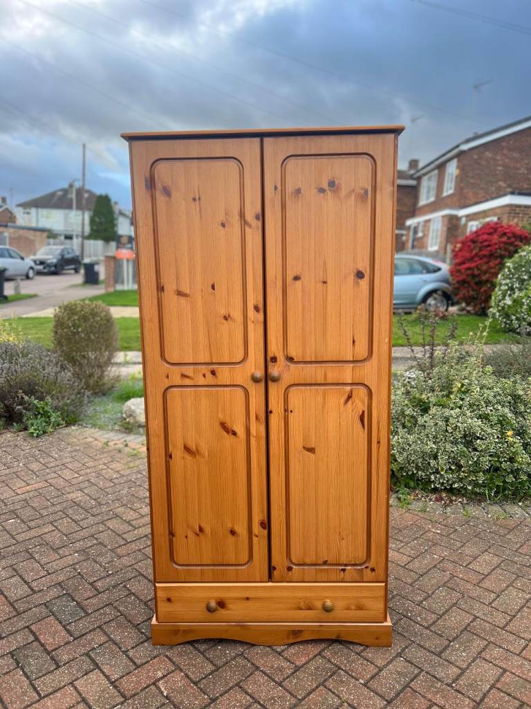 2door pine wardrobe with drawer ( excellent condition)