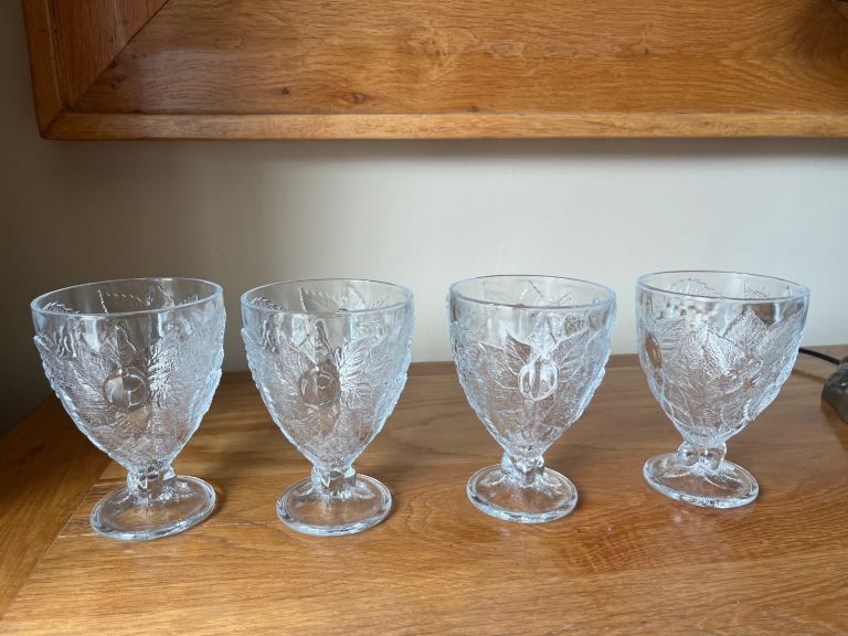 Ice cream sundae bowls