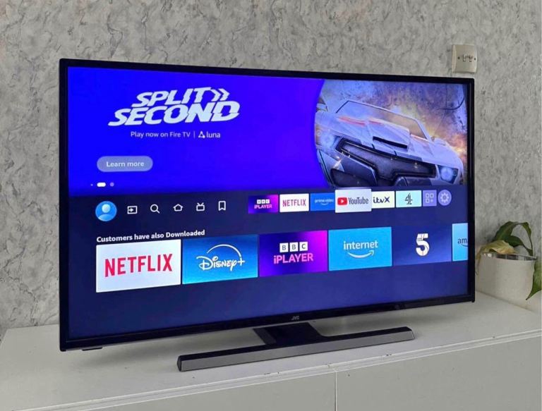 40” 4K JVC Smart WiFi   Ultra Hd led tv   Excellent condition   Original remote