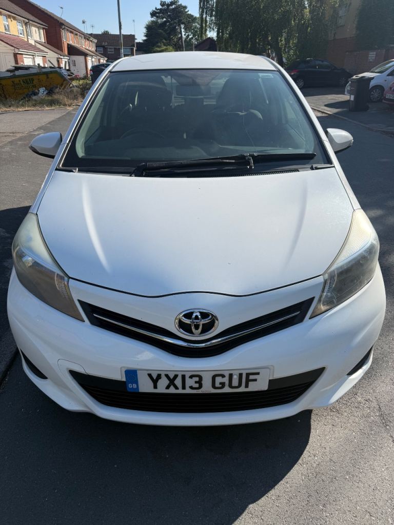 Toyota, YARIS, Hatchback, 2013, Manual, 1329 (cc), 5 doors