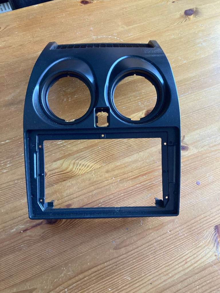 nissan qashqai 2012 after market centre console and original number plate light housing 