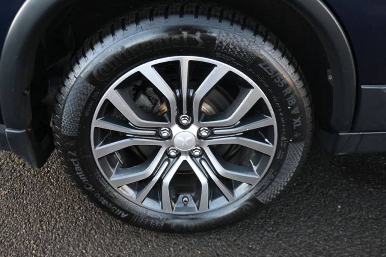 2017 Mitsubishi Outlander 2.2 DI-D 4 SUV 5dr Diesel Manual 4WD Euro 6 (s/s) (147 ps) ESTATE Diese...