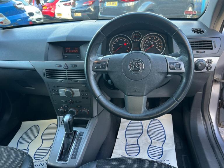 2006 Vauxhall Astra 1.8i 16V Design 5dr Auto HATCHBACK PETROL Automatic