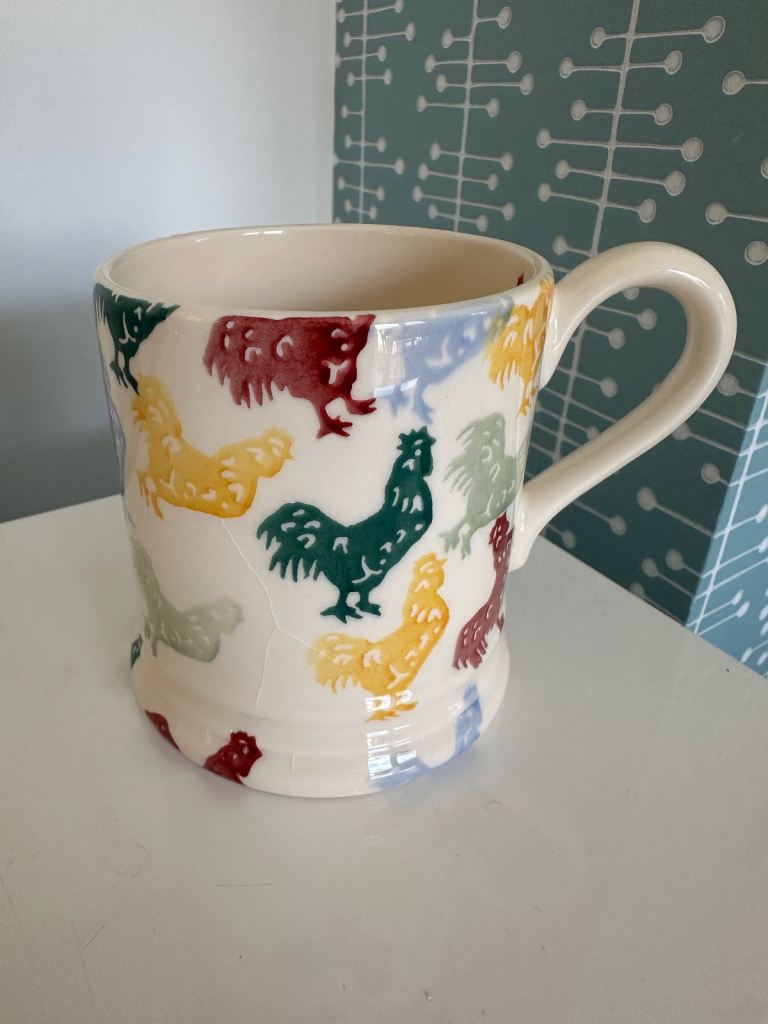 Fun EMMA BRIDGEWATER Polka Hens For Howdens Joinery 1/2 Pint Mug - New