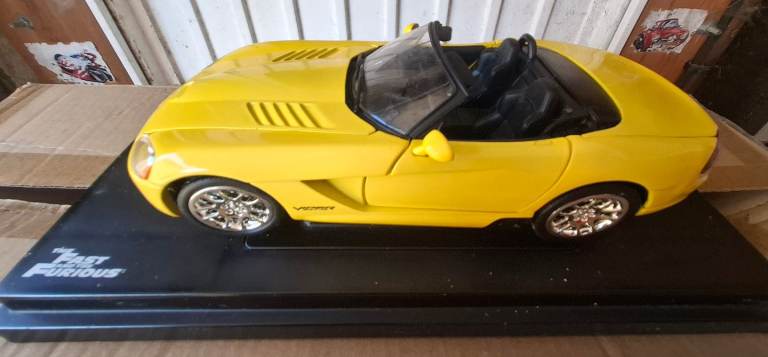 Fast and furious yellow dodge viper srt10 1/18 scale Racing Champions