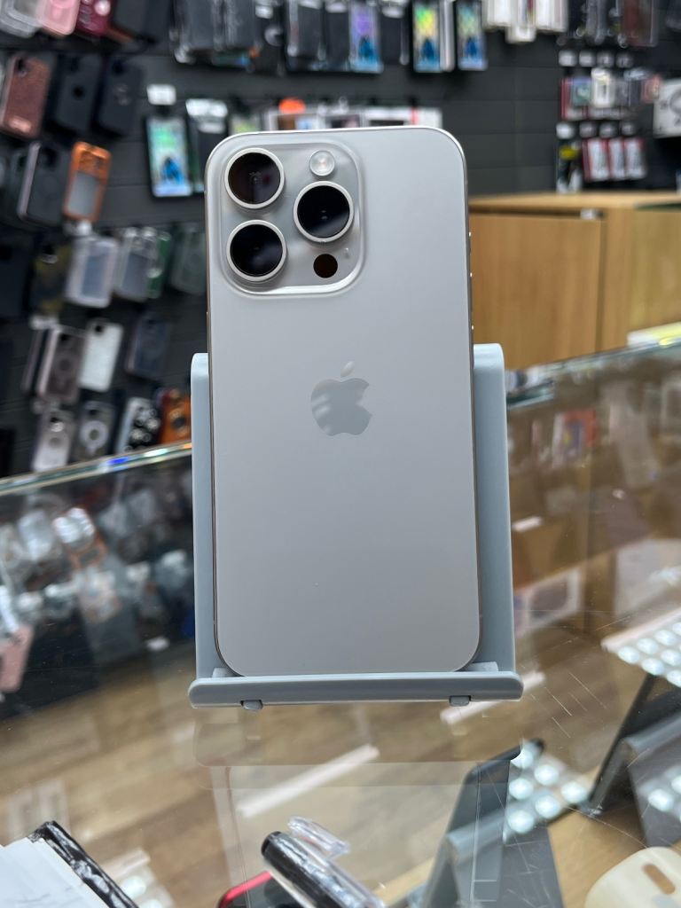 Apple iPhone 15 Pro Max – Unlocked, As Good As New