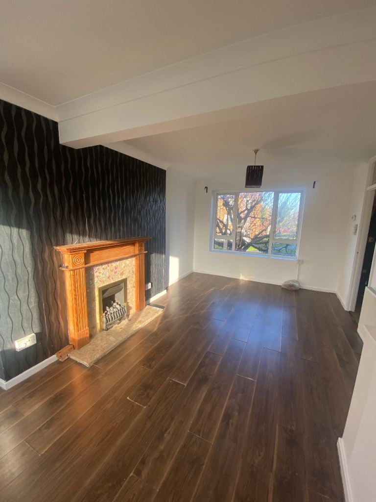 2 DOUBLE BED MAISONETTE, double aspect lounge, utility room