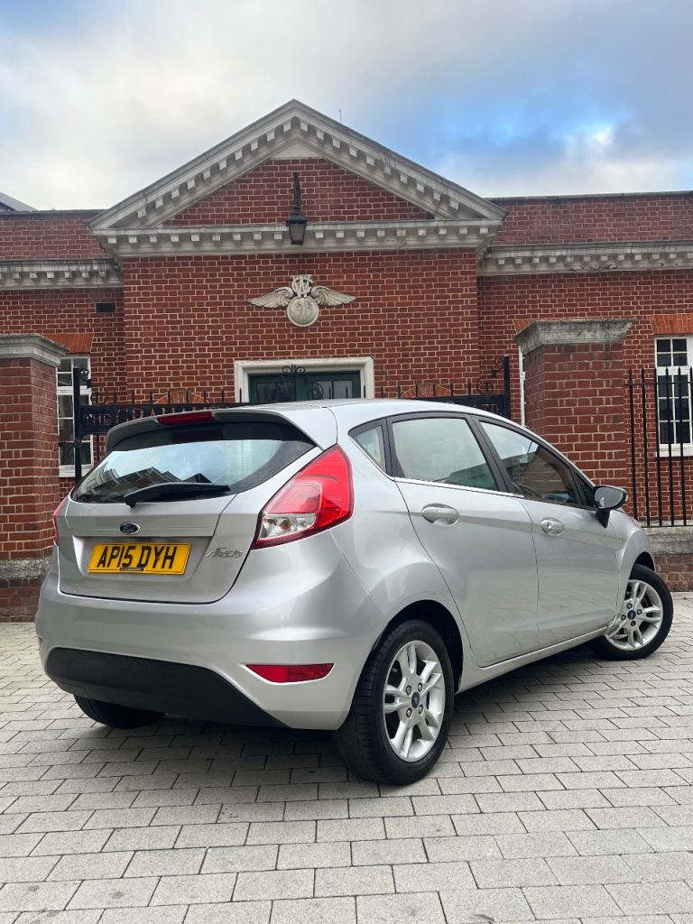 Ford, FIESTA, Hatchback, 2015, Manual, 1241 (cc), 5 doors