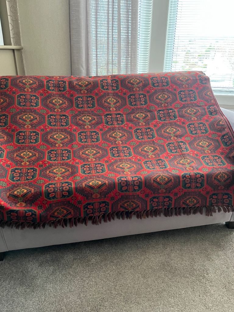 Table cover/Throw