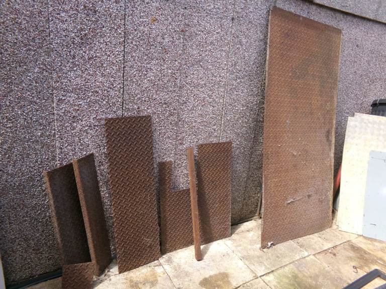 STEEL CHEQUER PLATE SHHET + 7 OFF CUTS