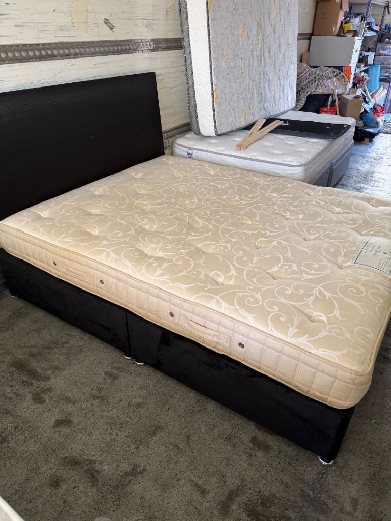 King size bed base including mattress local free delivery in Hull