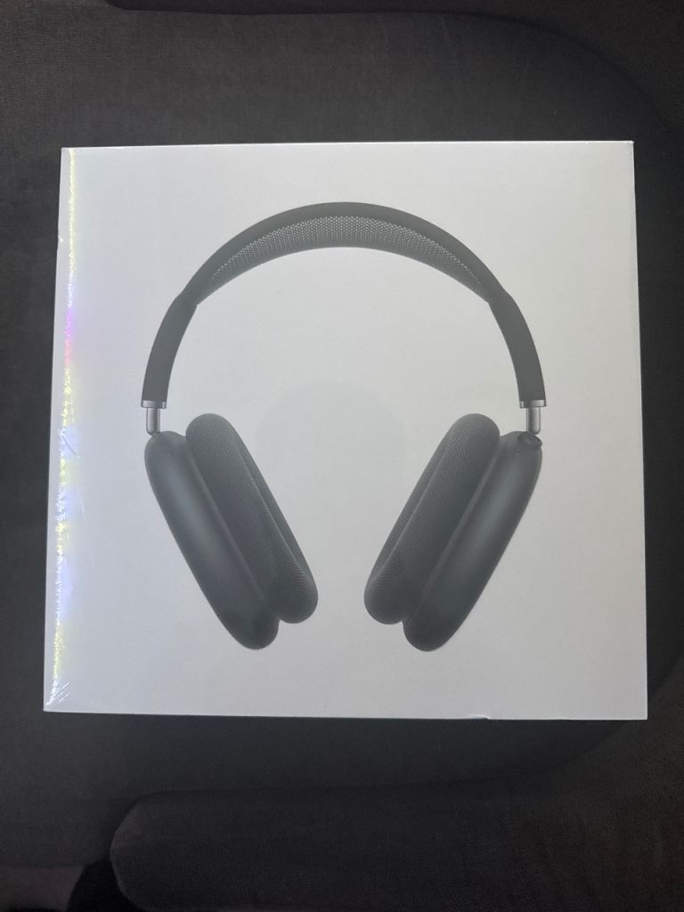 Apple AirPod maxs