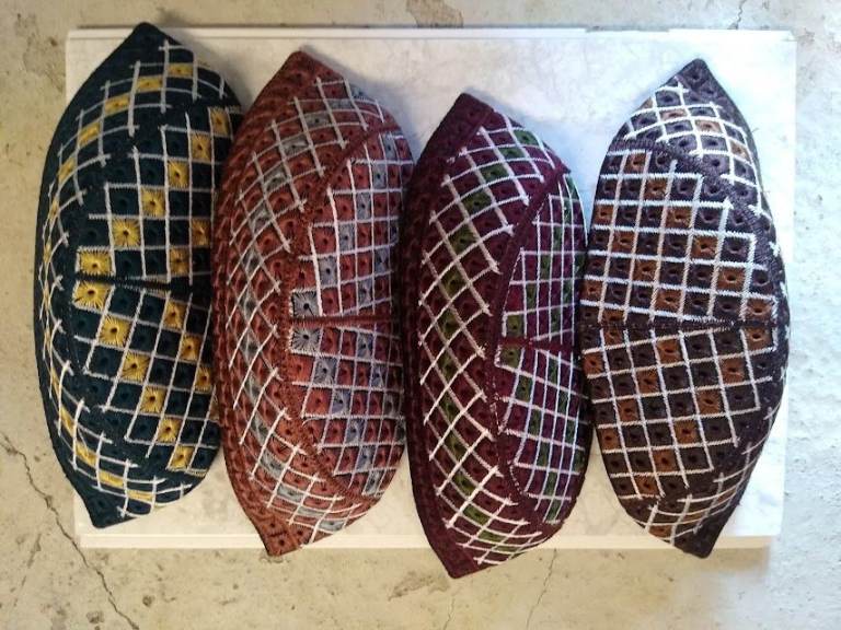 50 x men's hats/ caps 