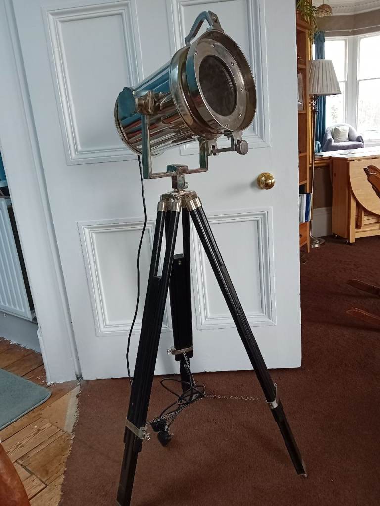 Spotlight style tripod floor lamp