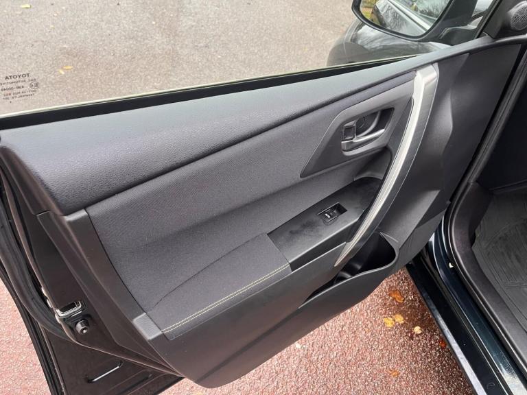 2014 Toyota Auris 1.6 V-Matic Icon 5dr HATCHBACK PETROL Manual