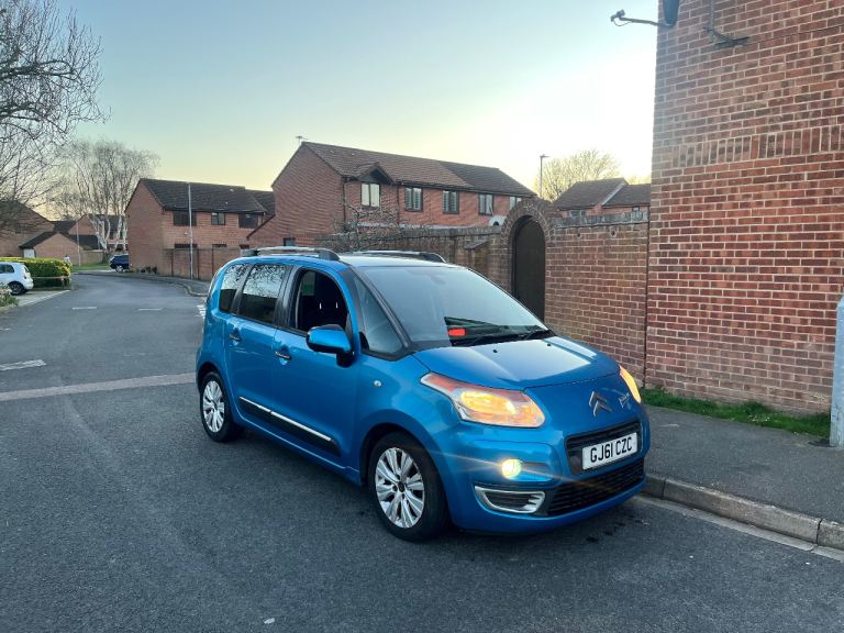 CITROEN C3 PICASSO EXCLUSIVE NEW MOT ONE OWNER TAX £35 PORTSMOUTH 