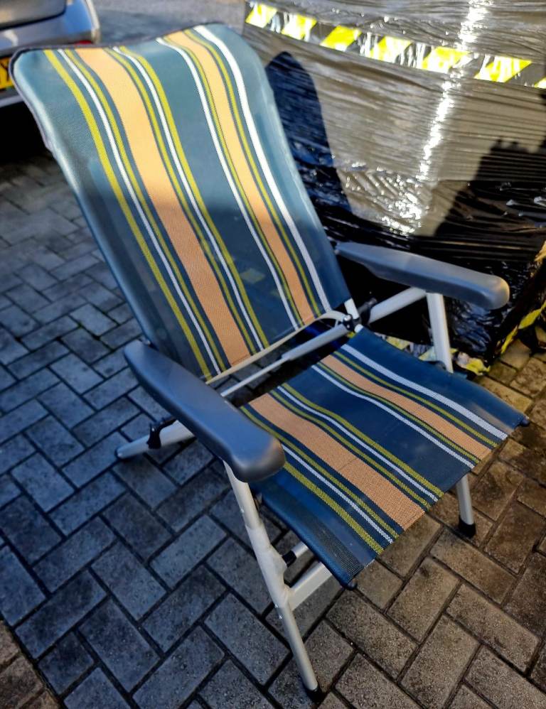 Wide Sun Lounger, Deck Chair, folding, adjustable 