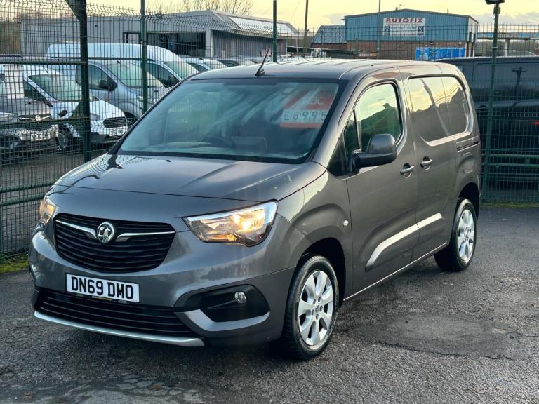 2019 Vauxhall Combo 2000 1.5 Turbo D 100ps H1 LE NAV Van PANEL VAN DIESEL Manual