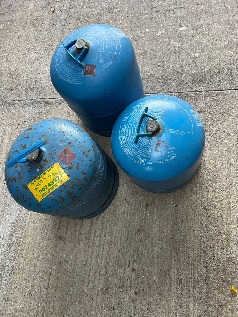 907 / 904 campingaz gas bottles new used full empty and in between 