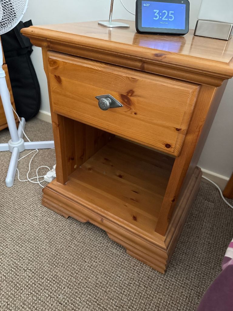 A pair of Solid Pine Bedside Table with Drawer – Good Condition