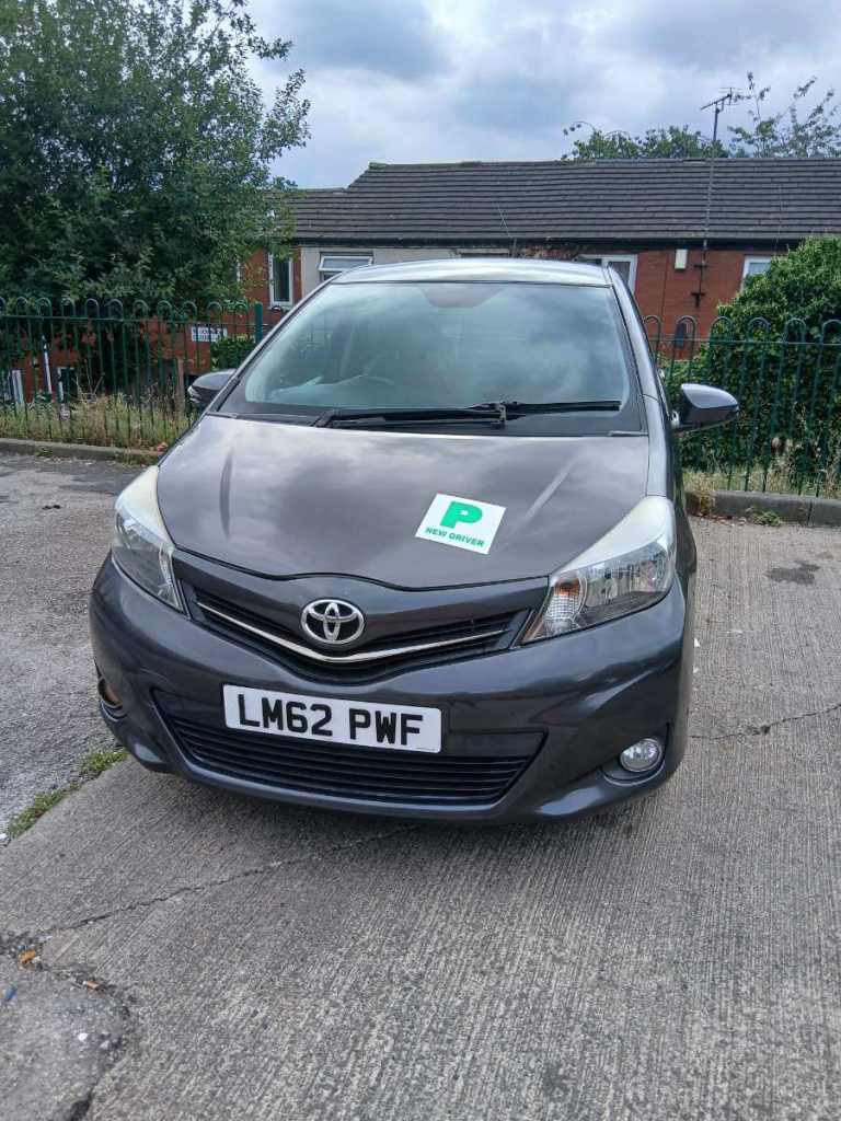 Toyota, YARIS, Hatchback, 2012, Semi-Auto, 1329 (cc), 5 doors