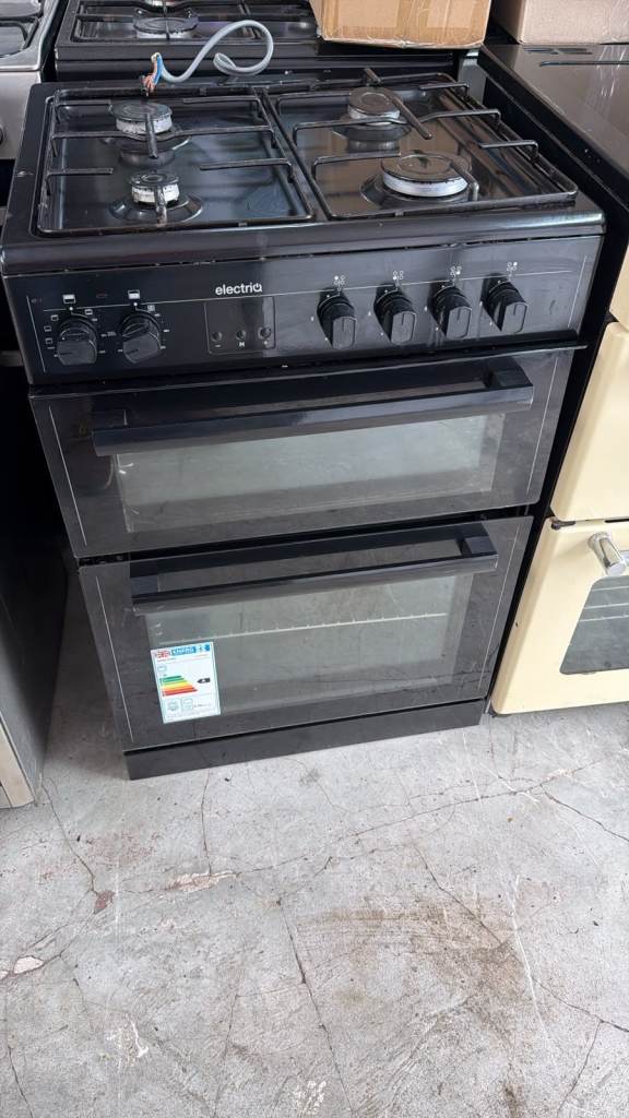 GAS COOKER AVAILABLE
