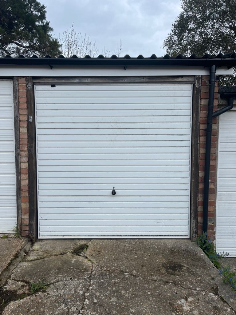 Garage to let in Southwick £130pcm