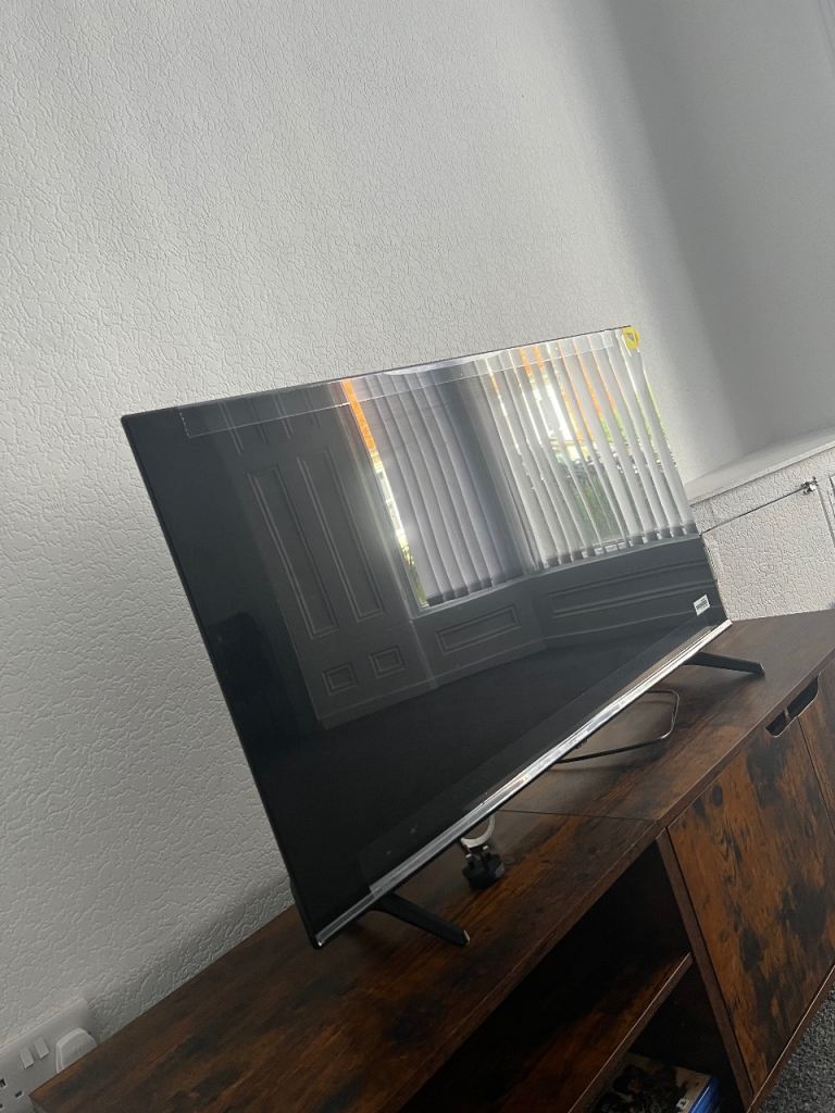 Hisense Smart TV – Black, As Good As New