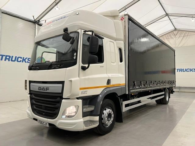 DAF CF 220 4x2 Sleeper Cab Curtainsider
