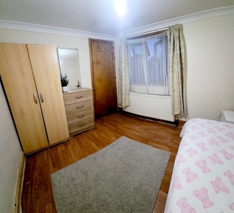 Rent *** Double Room - Address: Grove Green Road, London E11 4AQ