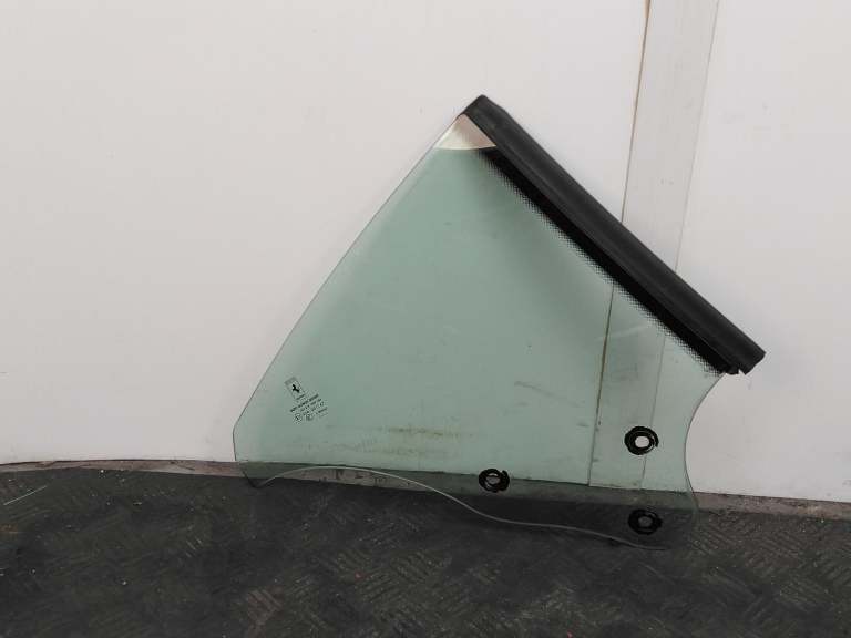Ferrari California Rear Right Side Glass 2009-2015 69845300