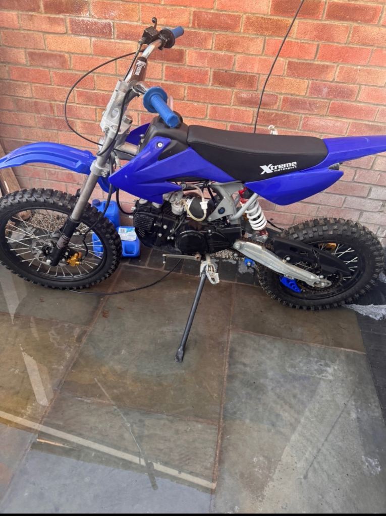 125CC pitbike with keys 