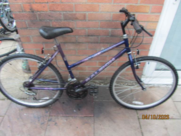 Raleigh Mountain Bike – Purple, Good Condition