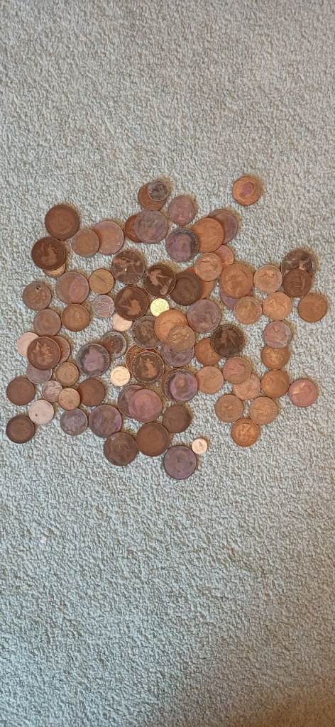 Coin collection/assortment.