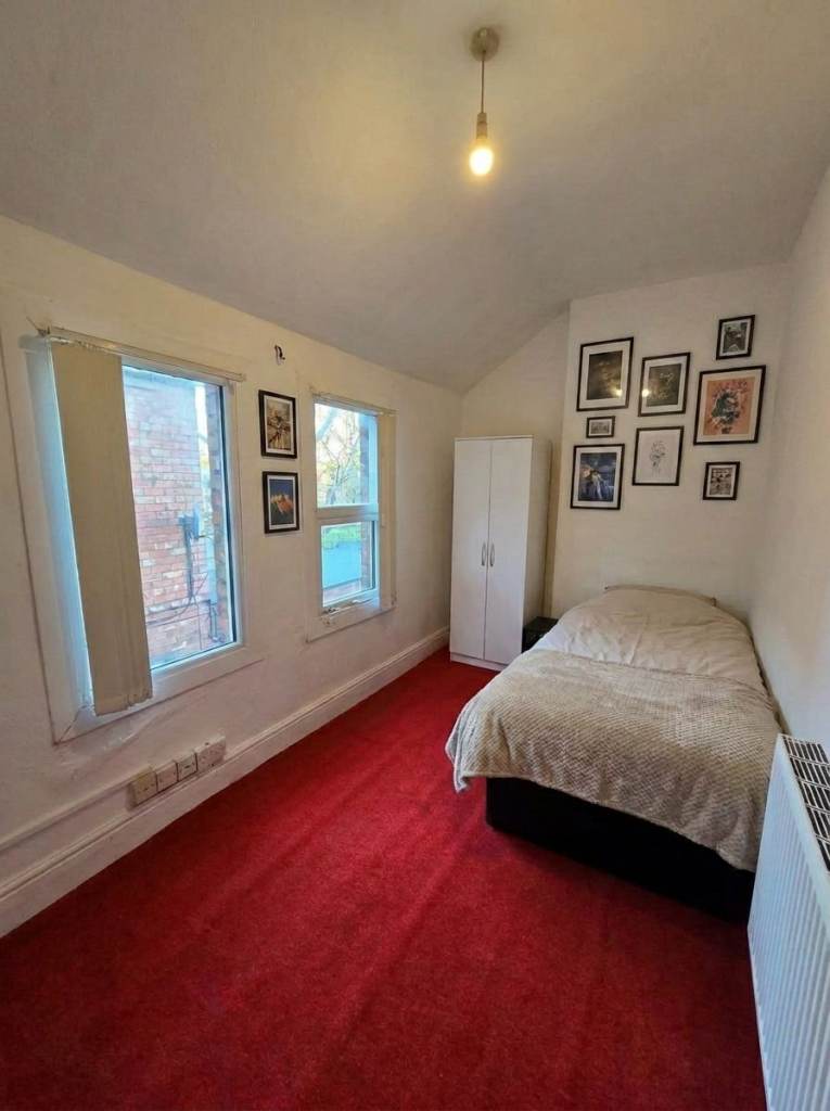 Looking for a temporary place/ supported room in Birmingham? Homeless apply.