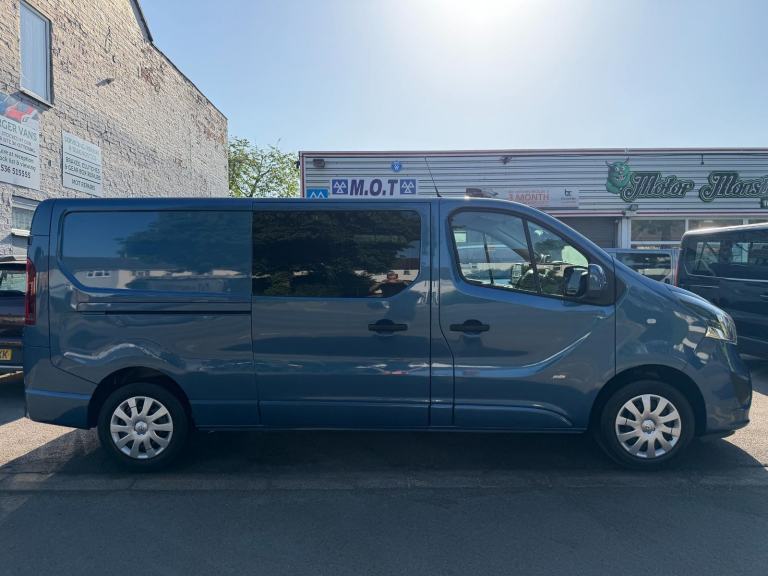 Vauxhall Vivaro 1.6 CDTi 2900 BiTurbo ecoFLEX Sportive 6 Seat LWB Cre... 2016/16
