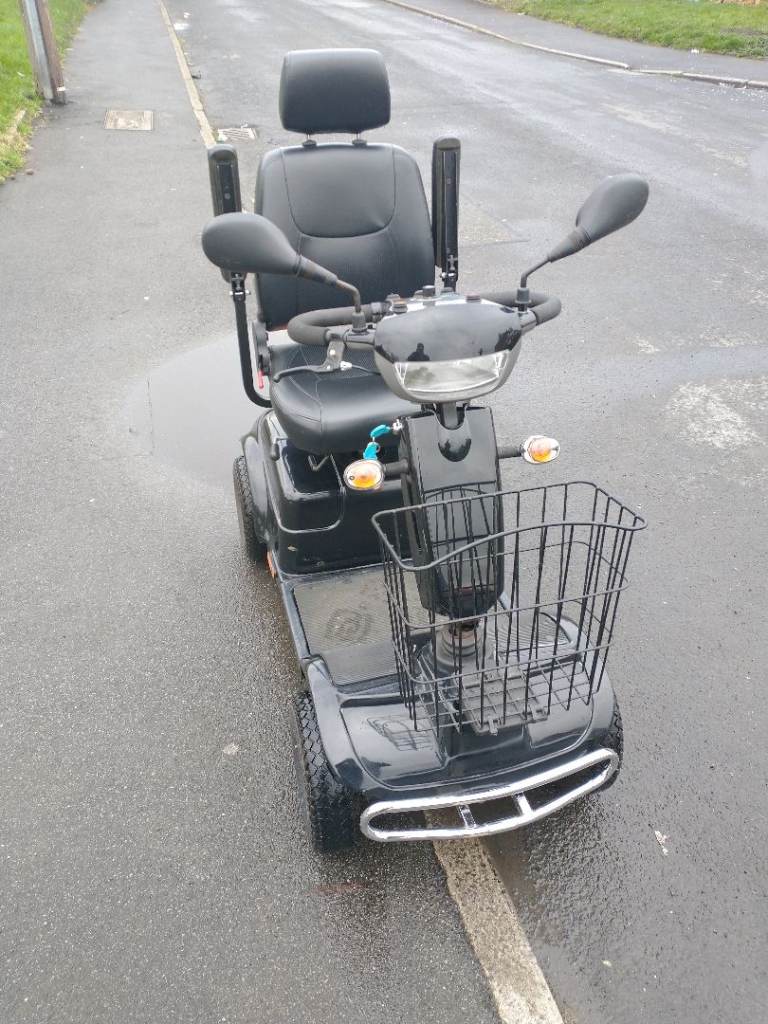 LARGE RASCAL PIONEER MOBILITY SCOOTER 