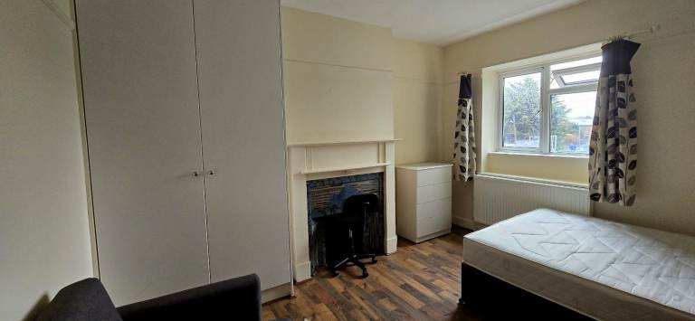 Double Room to rent in Dagenham RM8 2AR – All Bills Included
