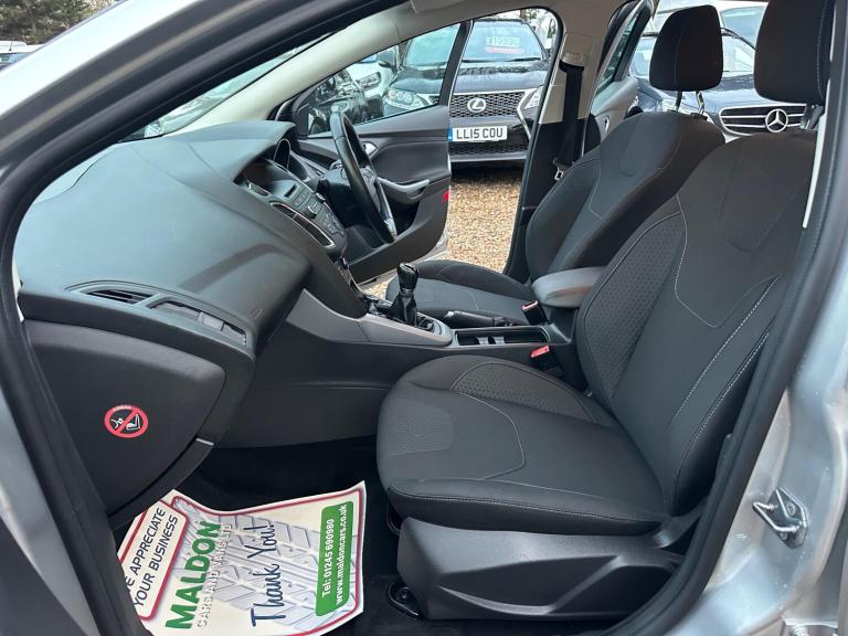 2015 Ford Focus 1.0T EcoBoost Zetec Euro 6 (s/s) 5dr HATCHBACK Petrol Manual