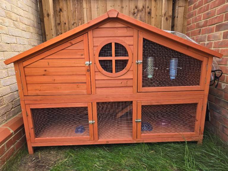 Outdoor Hutch 