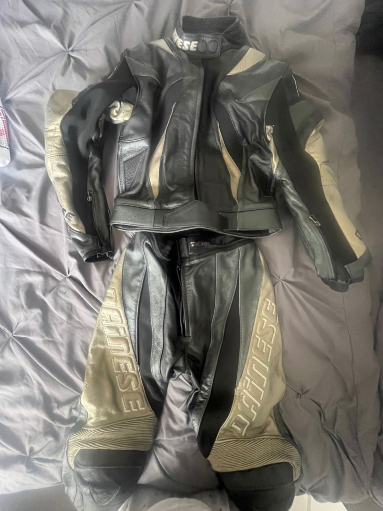 (Never Worn) Ladies Dainese Motorbike Leather Trousers and Jacket Size 42