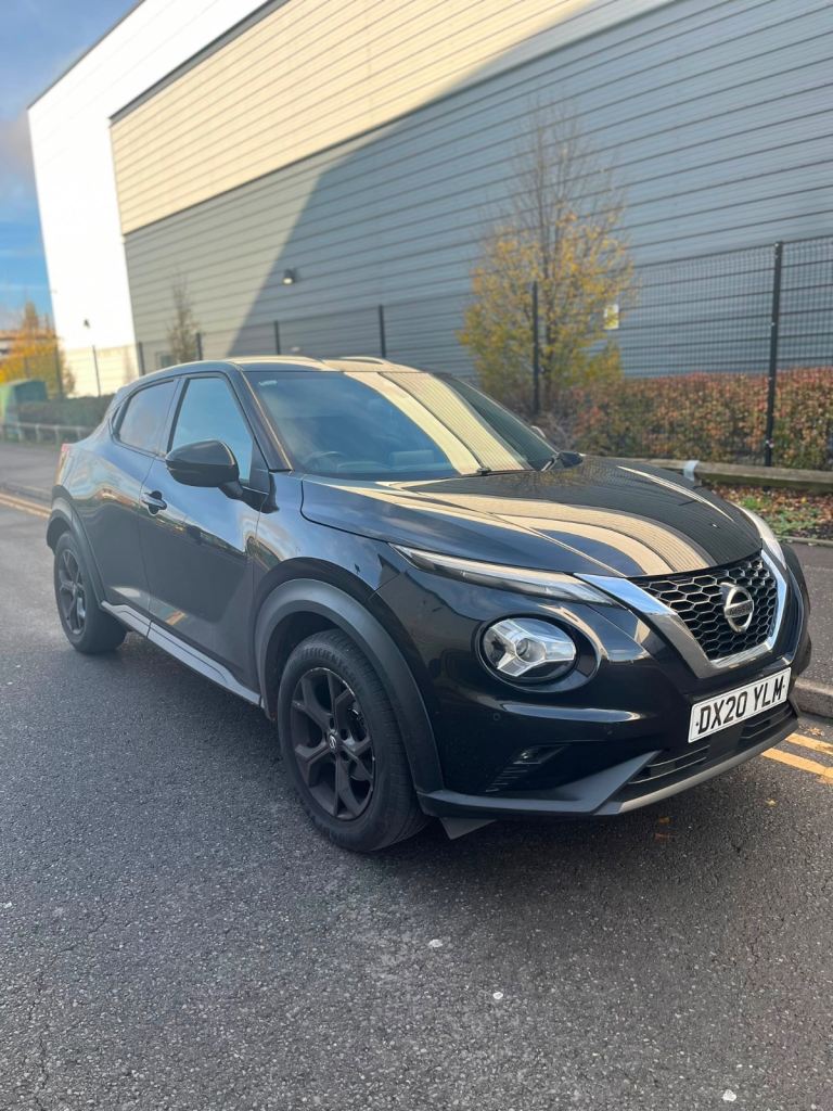 Nissan juke 2020 black 5 door 