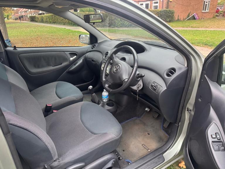 2004 Toyota Yaris 1.3 VVT-i T Spirit 3dr HATCHBACK Petrol Manual